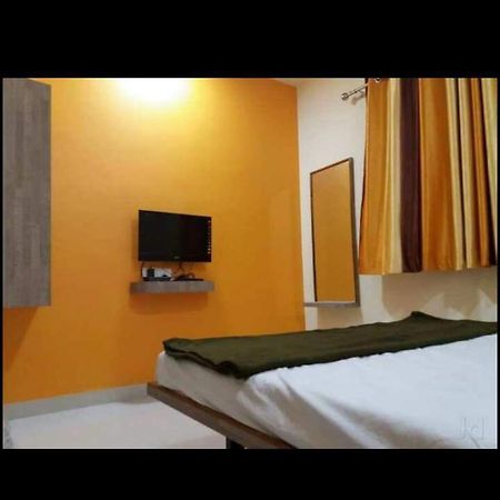 Vrundavan Hotel And Lodging Akalkot Dış mekan fotoğraf